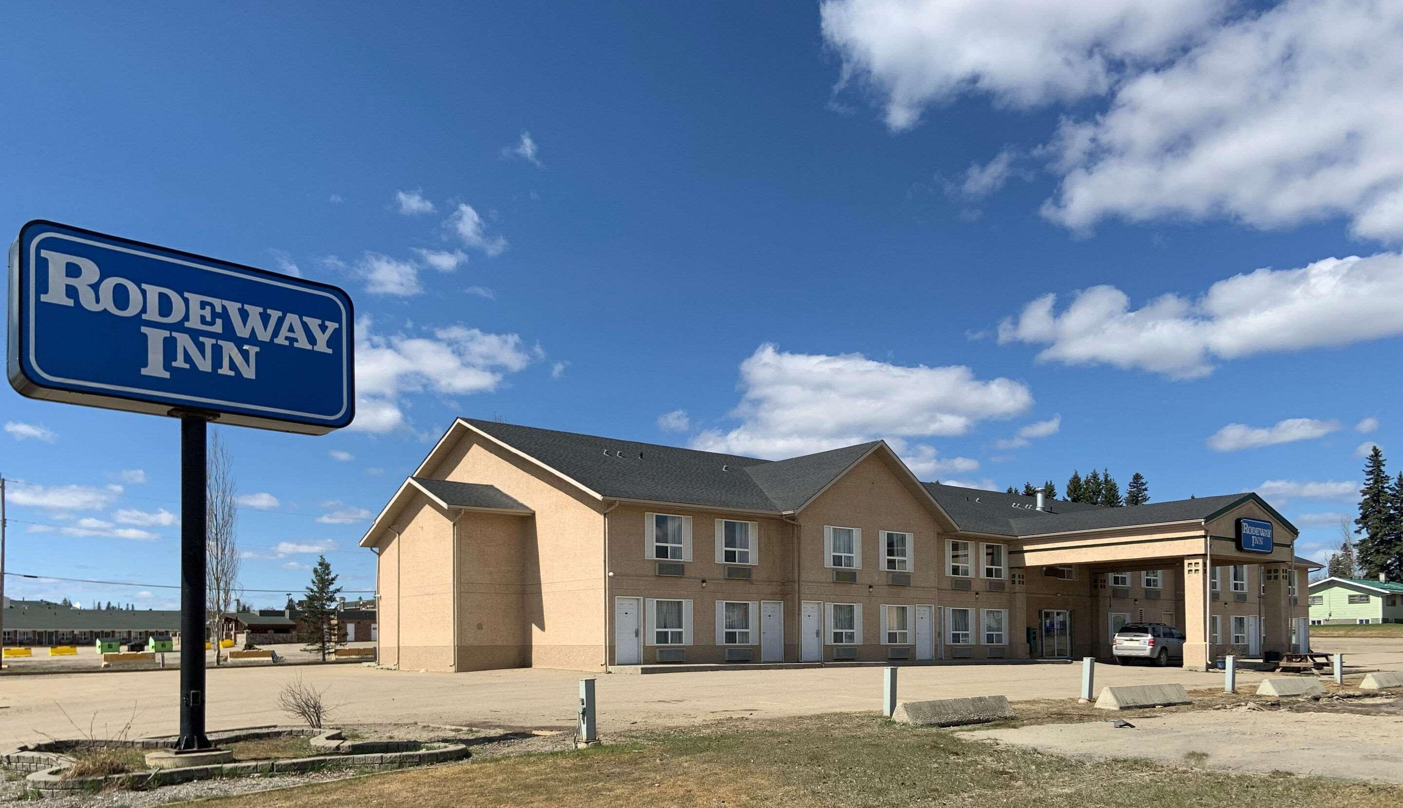 Sky Palace Inn & Suites By Jasper Beeville Exteriér fotografie